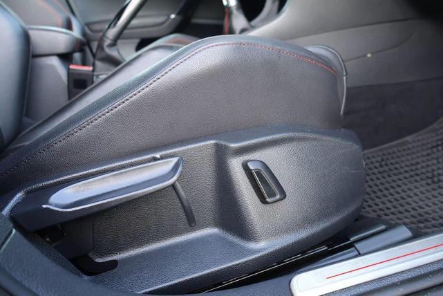 Photo of 2015 Gray Volkswagen Golf GTI