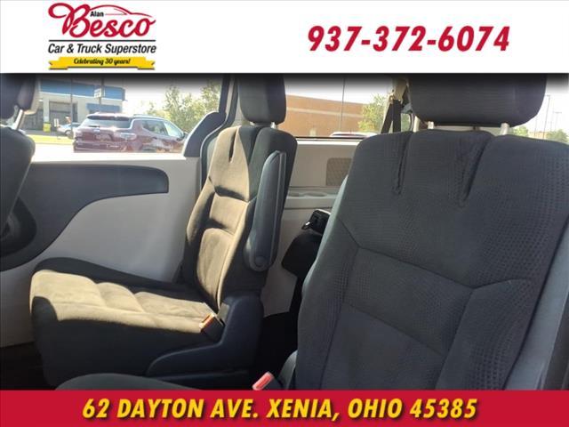 Photo of 2016 Bright White Clearcoat Dodge Grand Caravan