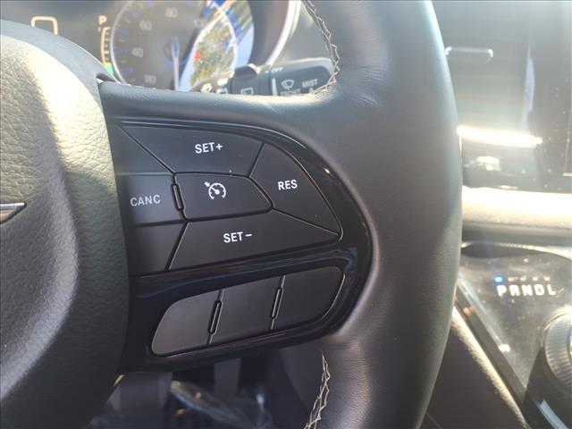 Photo of 2018 Bright White Clearcoat Chrysler Pacifica
