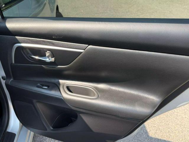 Photo of 2018 Brilliant Silver Nissan Altima