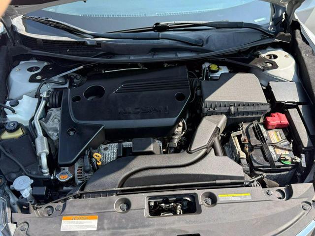 Photo of 2018 Brilliant Silver Nissan Altima