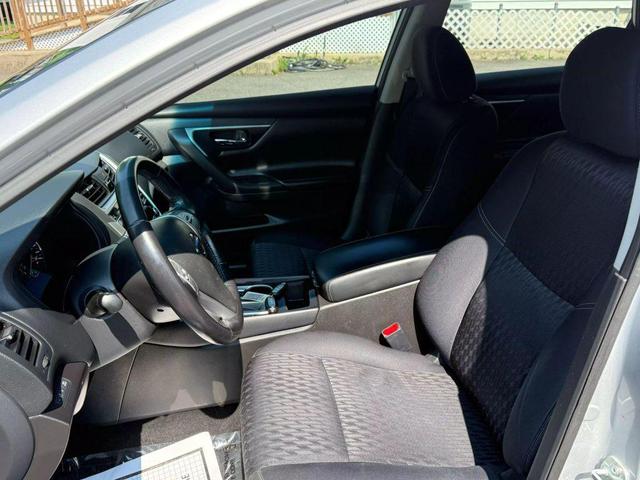 Photo of 2018 Brilliant Silver Nissan Altima