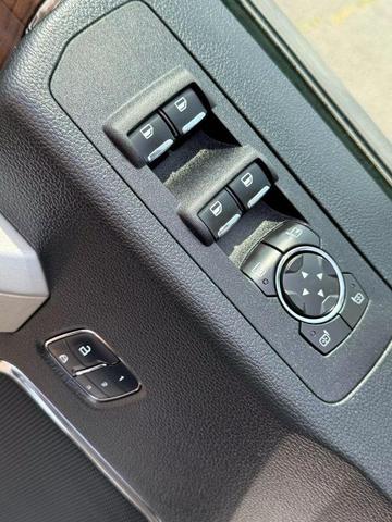 Photo of 2015 Tuxedo Black Metallic Ford F-150
