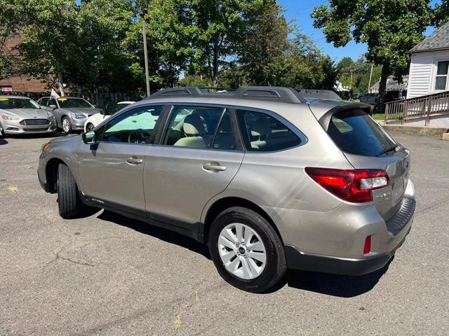 Photo of 2017 Gray Subaru Outback