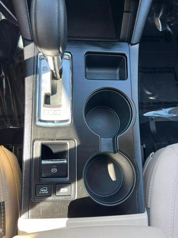 Photo of 2017 Gray Subaru Outback