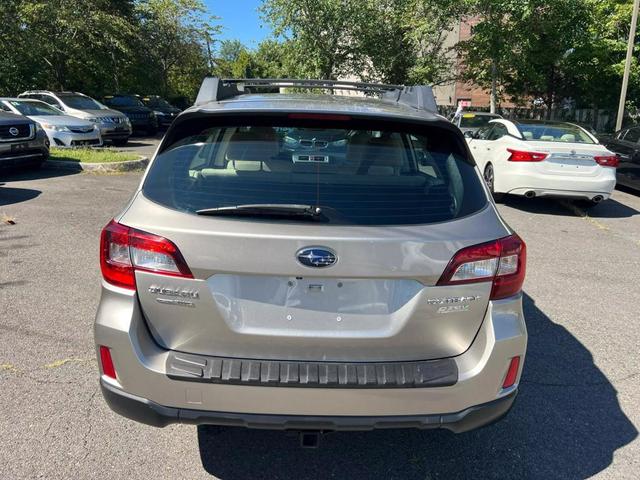 Photo of 2017 Gray Subaru Outback