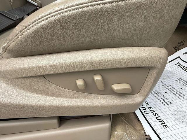 Photo of 2017 White Chevrolet Tahoe