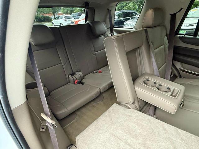 Photo of 2017 White Chevrolet Tahoe