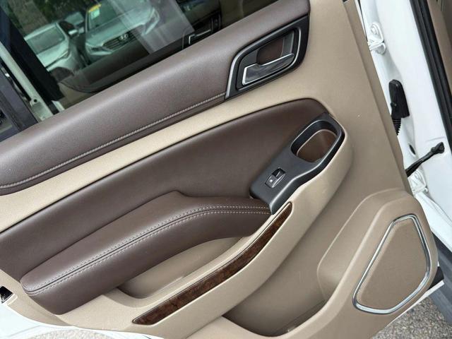 Photo of 2017 White Chevrolet Tahoe