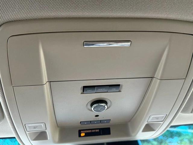 Photo of 2017 White Chevrolet Tahoe