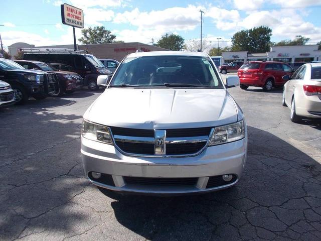 Photo of 2010 Silver Dodge Journey