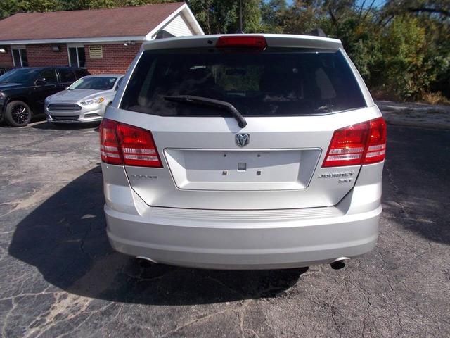 Photo of 2010 Silver Dodge Journey