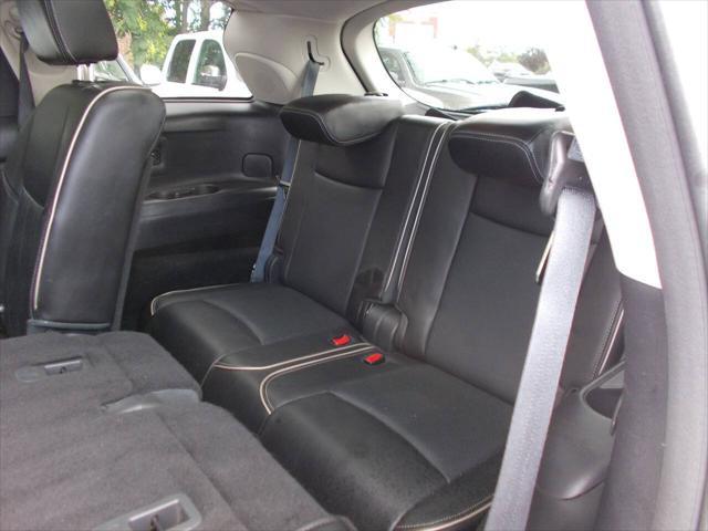 Photo of 2017 Majestic White INFINITI QX60