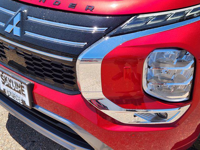 Photo of 2025 Red Diamond With Black Roof Mitsubishi Outlander
