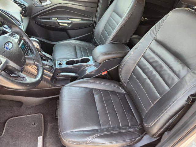Photo of 2016 Ingot Silver Ford Escape