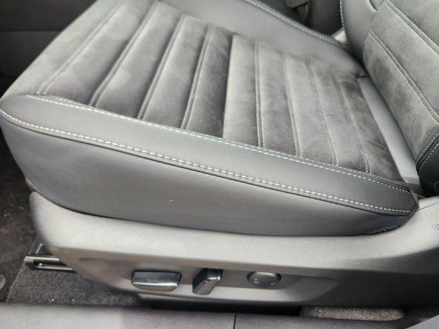 Photo of 2025 Graphite Gray Mitsubishi Outlander