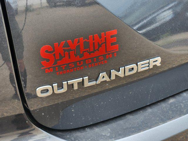Photo of 2025 Graphite Gray Mitsubishi Outlander