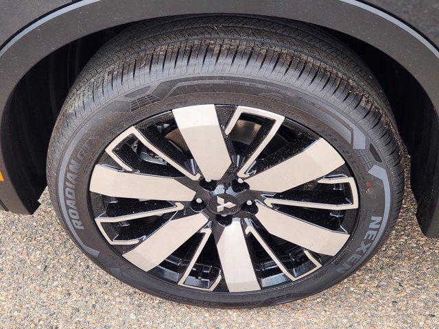Photo of 2025 Graphite Gray Mitsubishi Outlander