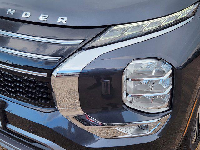 Photo of 2025 Graphite Gray Mitsubishi Outlander