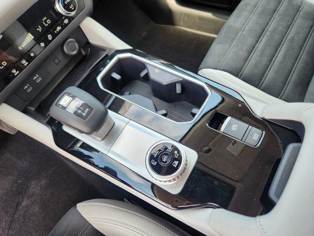 Photo of 2025 Black Diamond Mitsubishi Outlander