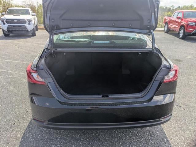 Photo of 2025 Midnight Black Metallic Toyota Camry