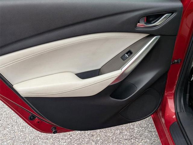 Photo of 2017 Soul Red Metallic Mazda Mazda6