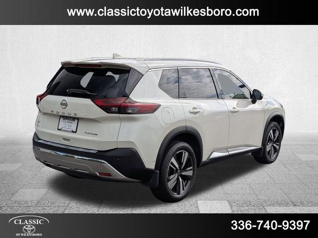 Photo of 2023 Pearl White Tricoat Nissan Rogue