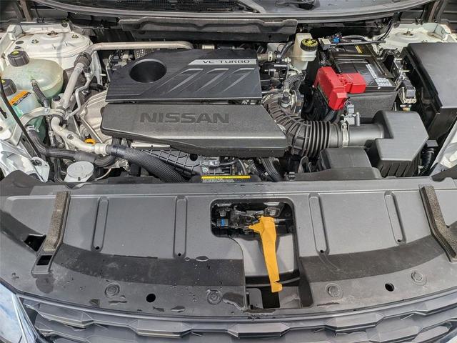 Photo of 2023 Pearl White Tricoat Nissan Rogue