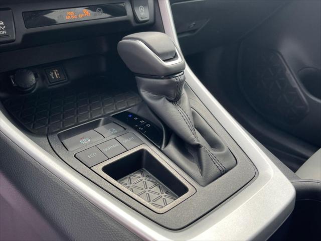 Photo of 2025 PEARL Toyota RAV4