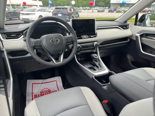 Photo of 2025 PEARL Toyota RAV4