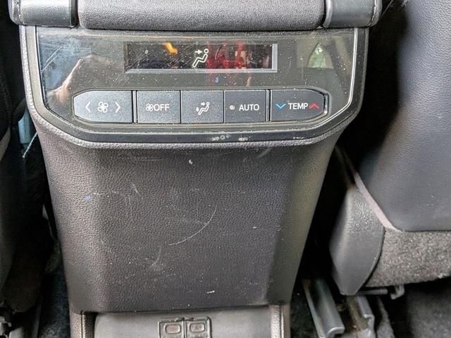 Photo of 2022 Magnetic Gray Metallic Toyota Highlander