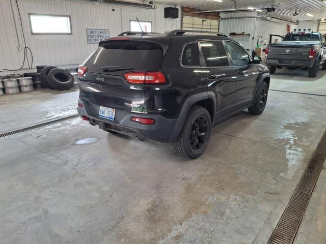 Photo of 2015 Brilliant Black Crystal Pearlcoat Jeep Cherokee