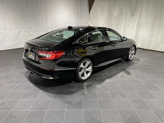 Photo of 2018 Crystal Black Pearl Honda Accord