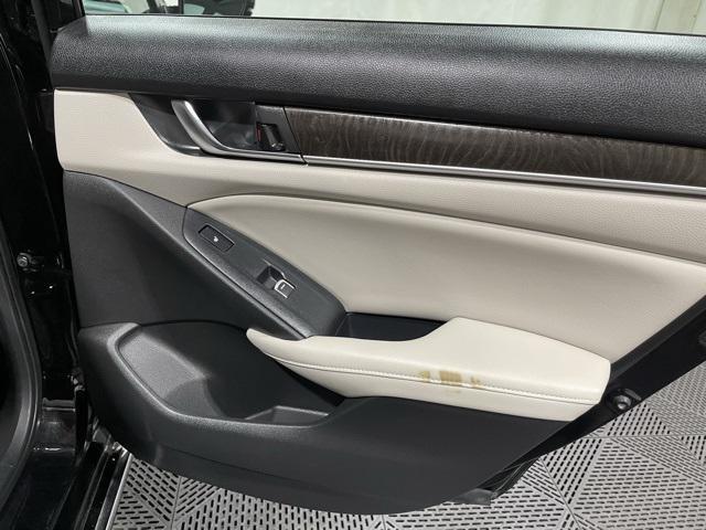 Photo of 2018 Crystal Black Pearl Honda Accord