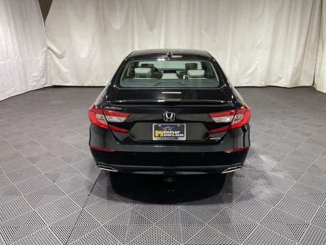Photo of 2018 Crystal Black Pearl Honda Accord