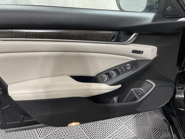 Photo of 2018 Crystal Black Pearl Honda Accord