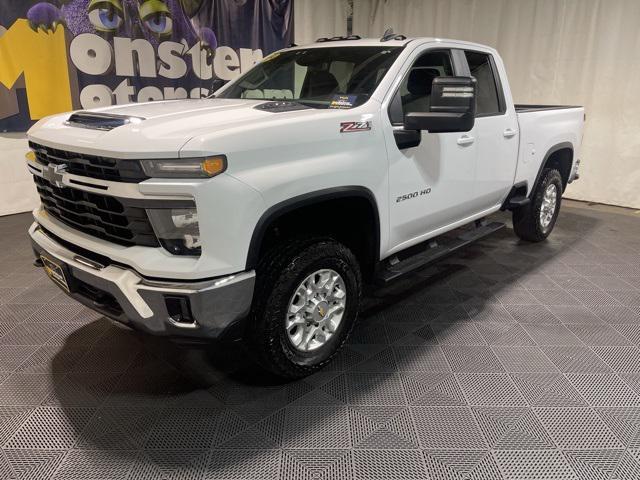 Photo of 2024 Summit White Chevrolet Silverado 2500