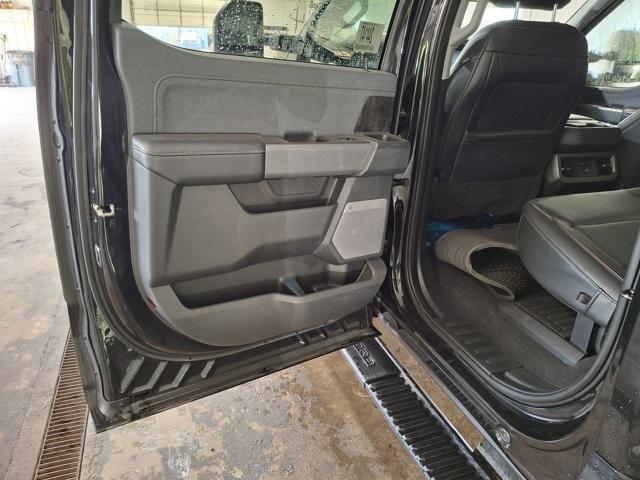 Photo of 2023 Agate Black Metallic Ford F-250