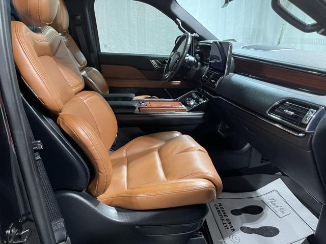 Photo of 2021 Infinite Black Lincoln Navigator