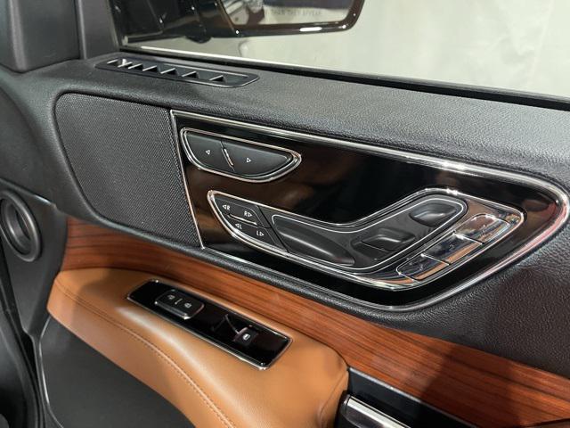 Photo of 2021 Infinite Black Lincoln Navigator
