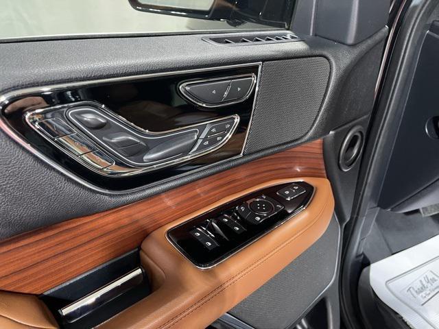 Photo of 2021 Infinite Black Lincoln Navigator