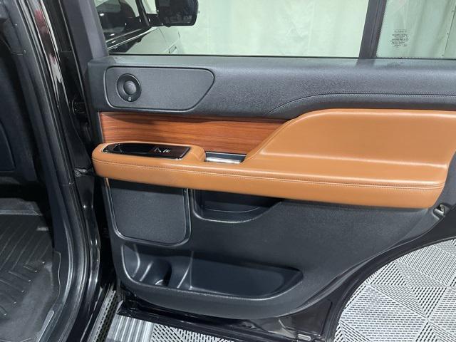 Photo of 2021 Infinite Black Lincoln Navigator