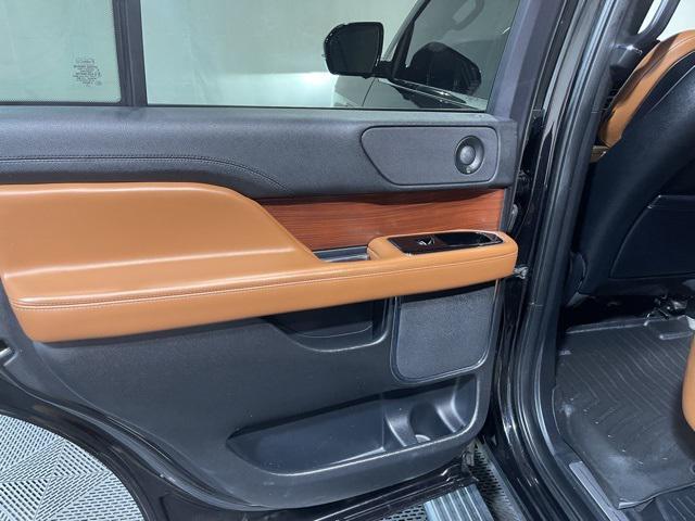 Photo of 2021 Infinite Black Lincoln Navigator