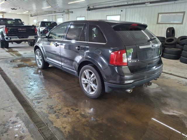 Photo of 2013 Tuxedo Black Metallic Ford Edge