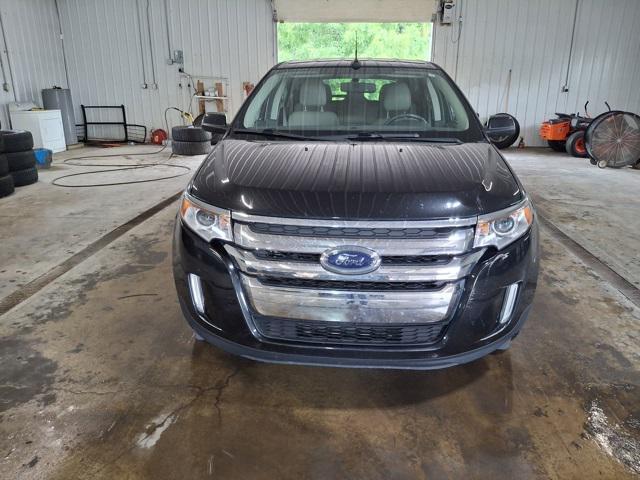 Photo of 2013 Tuxedo Black Metallic Ford Edge