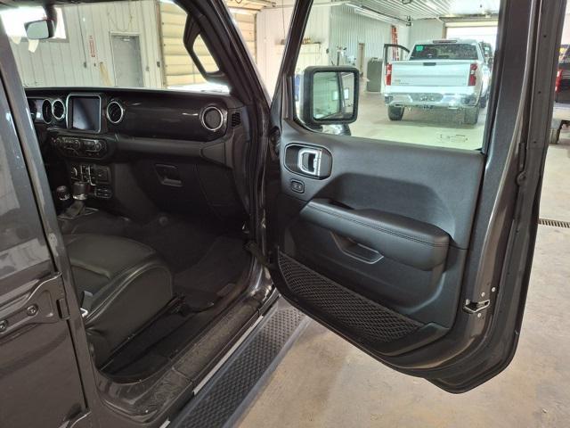 Photo of 2022 Granite Crystal Metallic Clearcoat Jeep Wrangler Unlimited