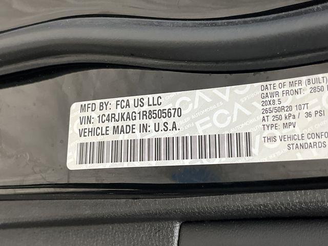 Photo of 2024 Diamond Black Crystal Pearlcoat Jeep Grand Cherokee L