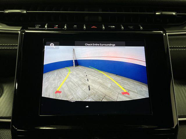 Photo of 2024 Diamond Black Crystal Pearlcoat Jeep Grand Cherokee L