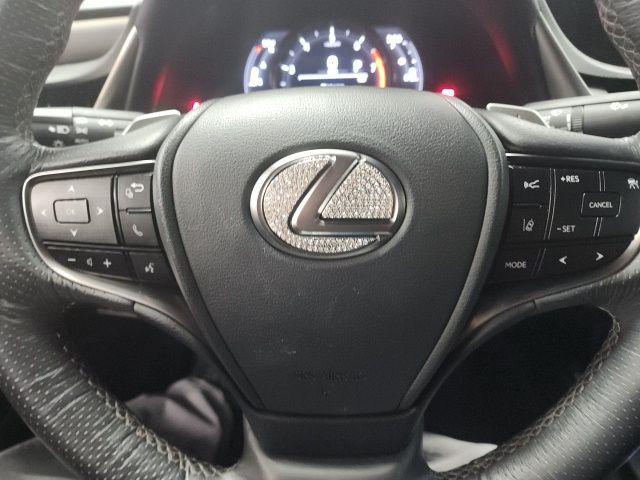 Photo of 2019 Ultra White Lexus ES 350