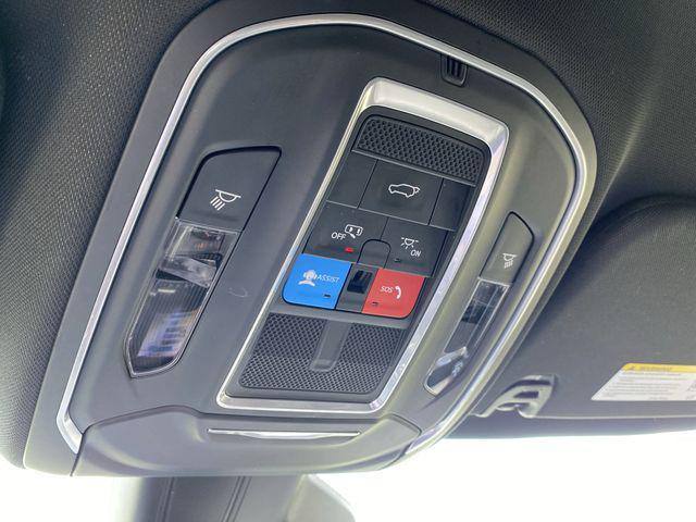 Photo of 2022 Baltic Gray Metallic Clearcoat Jeep Wagoneer